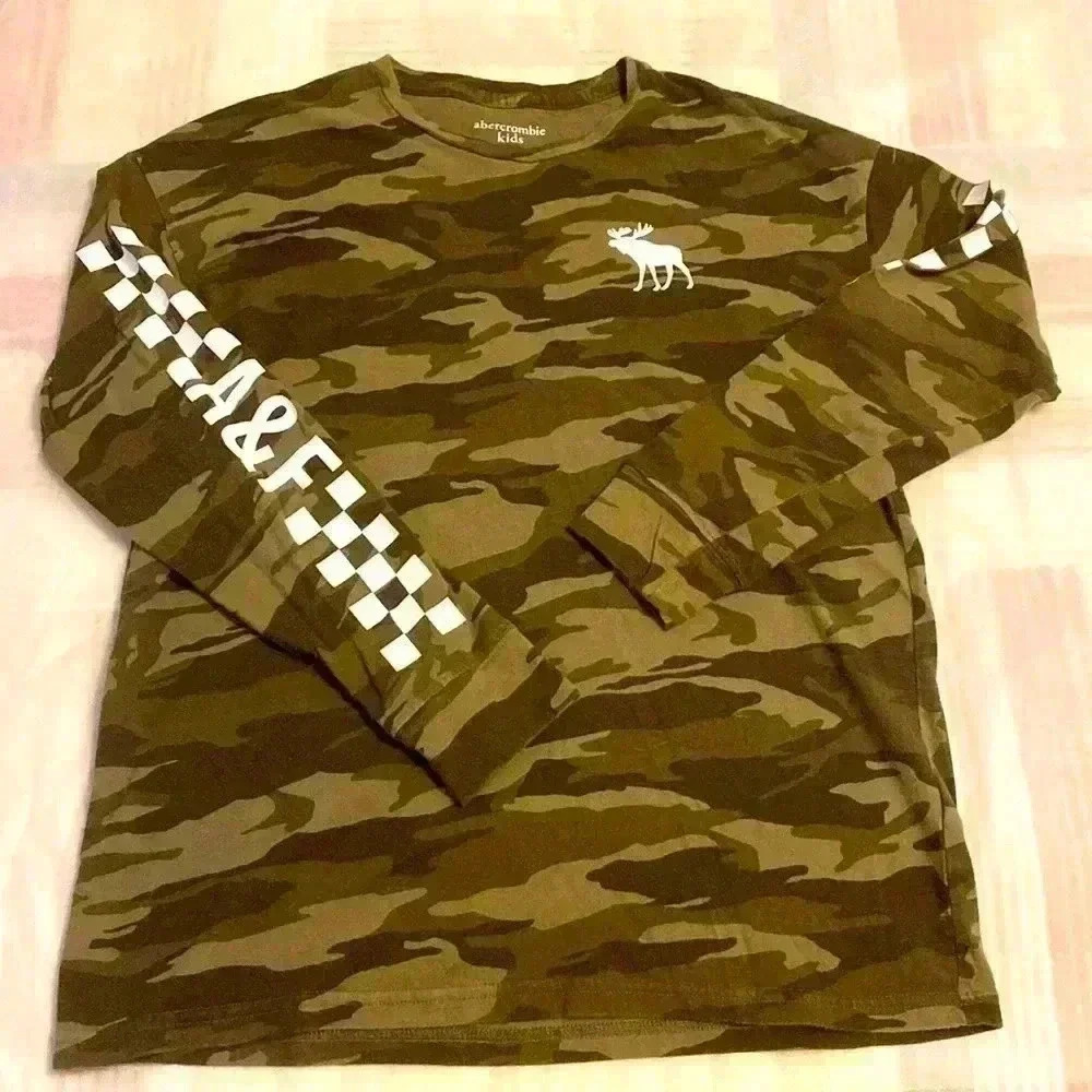 Abercrombie&Fitch Kids  (measurements are on the pictures)